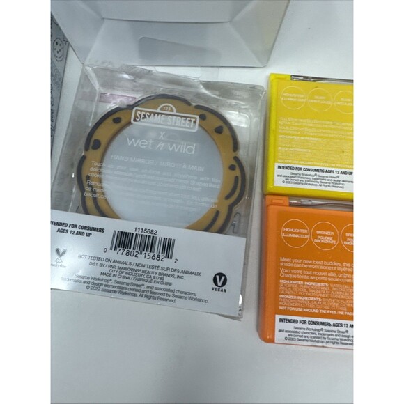 Sesame Street Wet N Wild Makeup Set Bundle - Blush, Highlighter, Sponge, Mirror - Picture 7 of 10